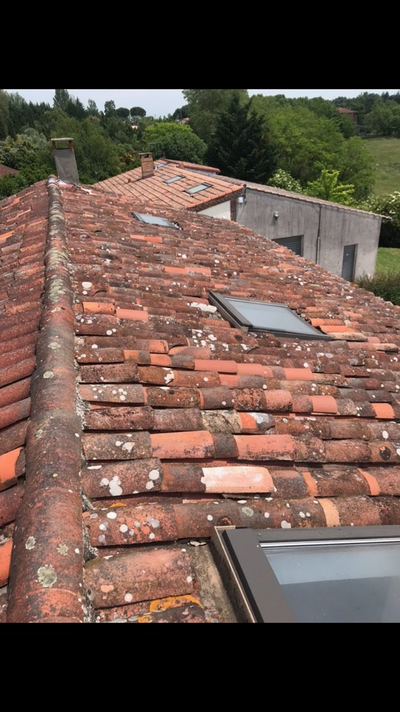 Carousselle de photo d'un chantier de d'isolation de toiture par sarking pour une lauragaise sur les hauteur de Toulouse