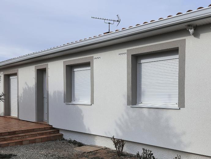 Photos de la pose d’isolation par l’extérieur en polystyrène graphité pour un pavillon Toulousain